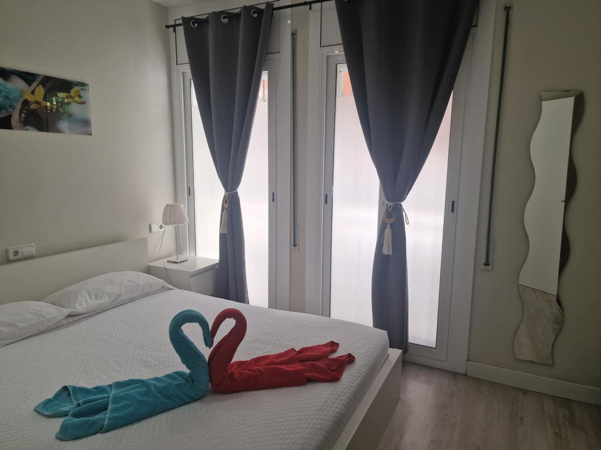 Barcelona, De 2 Habitaciones. * L'Hospitalet de Llobregat